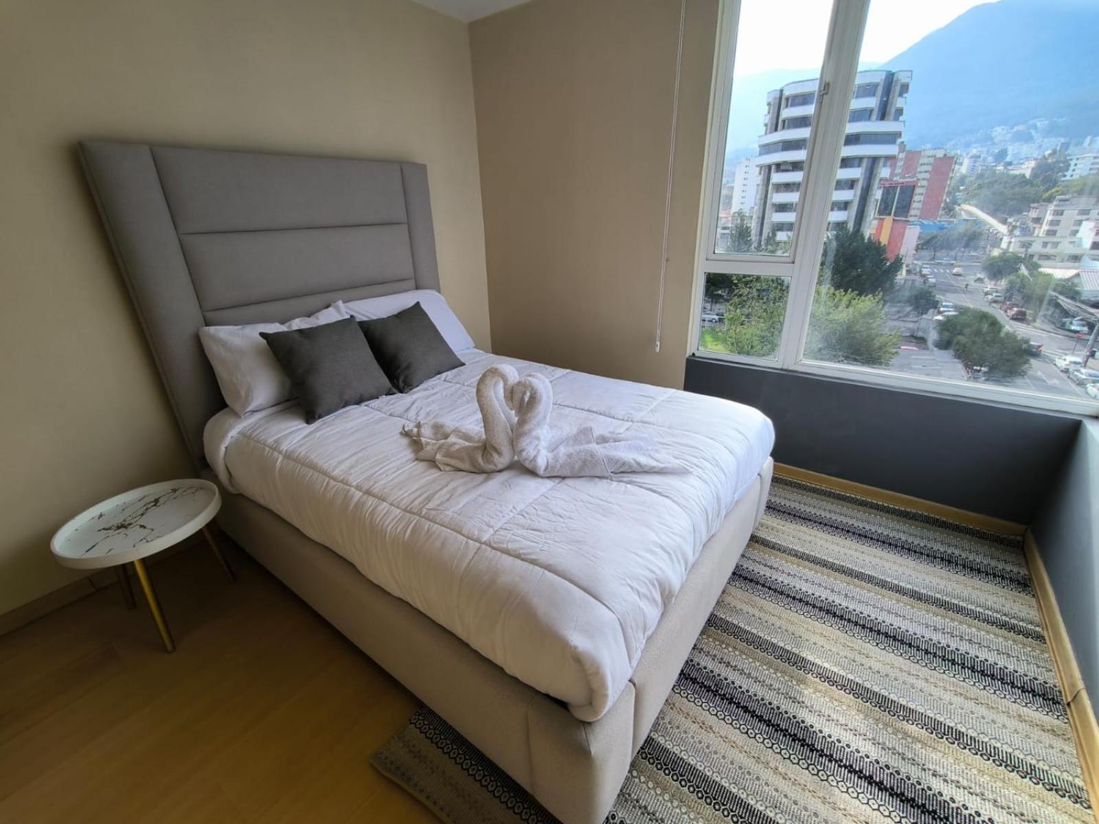 12 Floor Carolina Area View 2br Cci Coliving Ecuador * Quito